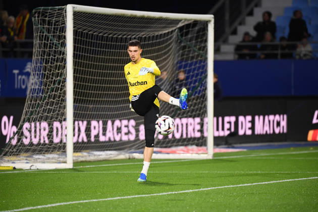 ESTAC Troyes v RC Lens - Ligue 1 McDonald s 2026 2027 Robin RISSER of Lens during Ligue 1 McDonald s match between Troyes and Lens at Stade de l Aube on October 17, 2026 in Troyes, France. Troyes France Copyright: xIconxSportx 776577041