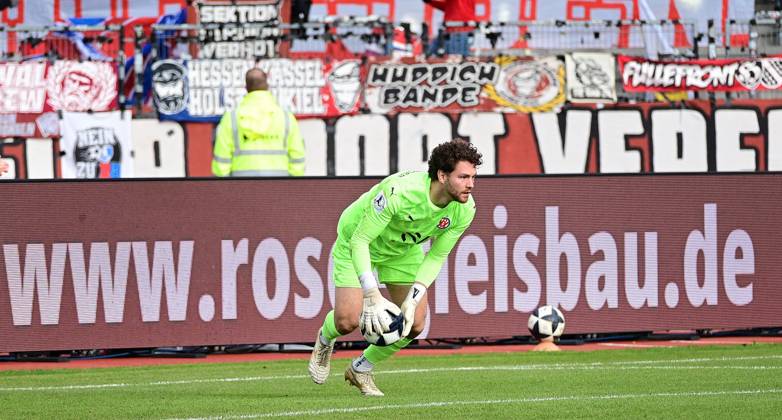 17.10.2026 xkhx Kassel, Auestadion Regionalliga Südwest Saison 2026 2027 KSV Hessen Kassel - VFR Mannheim Torwart David Nreca-Bisinger (VfR Mannheim)