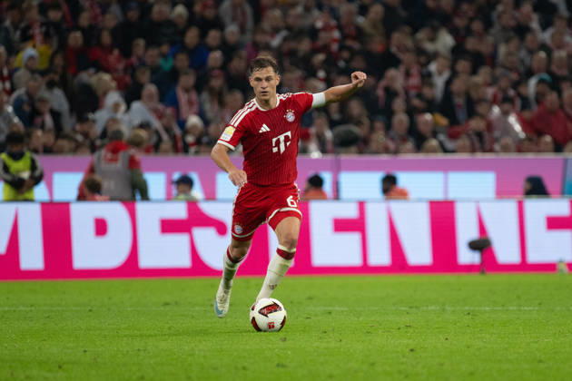 GER, Bayern, Muenchen, Fussball, FC Bayern Muenchen - RB Leipzig, in der Allianz Arena, Muenchen, Bundesliga, 6 Spieltag, 17.10.26, v.l. Joshua Kimmich (FC Bayern Muenchen, 6), im Portrait, Einzelbild, Freisteller, portrait, headshot, single image, cutout DFL DFB regulations prohibit any use of photographs as image sequences and or quasi-video, Copyright: HMB-Media MichaelxNibel