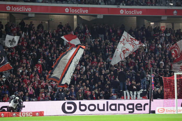 FOOTBALL : LOSC Lille vs Brest - Ligue 1 - 17 10 2026 Supporters de Lille lors du match LOSC Lille vs Brest, Ligue 1, Decathlon Arena stade Pierre Mauroy, le 17 octobre 2026 - photo Laurent Sanson PsnewZ  Copyright: xLaurentxSANSONx xPsnewZx