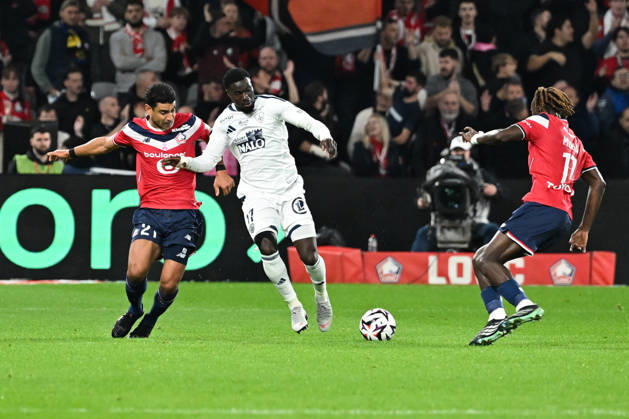 LOSC Lille v Stade Brestois 29 - Ligue 1 McDonald s 2026 2027 Kassoum OUATTARA of Stade Brestois and Benjamin ANDRE of Lille during Ligue 1 McDonald s between Lille and Brest at Stade Pierre Mauroy on October 17, 2026 in Lille, France. Lille France  Copyright: xIconxSportx 776577018