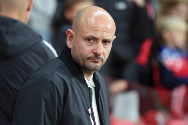 FOOTBALL : LOSC Lille vs Brest - Ligue 1 - 17 10 2026 Julien LACHUER (entraîneur de Brest) lors du match LOSC Lille vs Brest, Ligue 1, Decathlon Arena stade Pierre Mauroy, le 17 octobre 2026 - photo Laurent Sanson PsnewZ  Copyright: xLaurentxSANSONx xPsnewZx