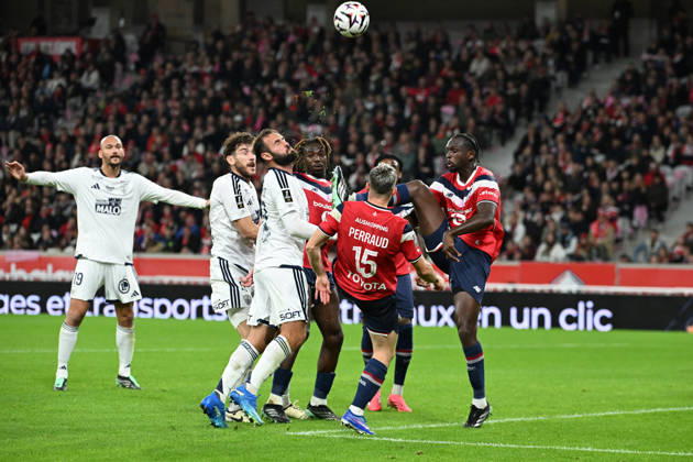LOSC Lille v Stade Brestois 29 - Ligue 1 McDonald s 2026 2027 Gautier LLORIS and Tanguy KOUASSI and Ludovic AJORQUE during Ligue 1 McDonald s between Lille and Brest at Stade Pierre Mauroy on October 17, 2026 in Lille, France. Lille France  Copyright: xIconxSportx 776577018