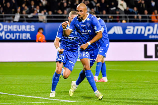 FOOTBALL : ESTAC Troyes vs RC Lens - Ligue 1 - Journée 7 - 17 10 2026 Joie des joueurs de l’ESTAC Troyes aprés le but de Timothee Nkada (ESTAC Troyes) TroyesFrance  Copyright: xBaptistexAutissierx