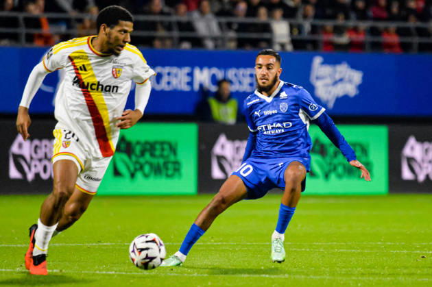 FOOTBALL : ESTAC Troyes vs RC Lens - Ligue 1 - Journée 7 - 17 10 2026 Merwan Ifnaoui (ESTAC Troyes) Jean Clair Todibo (RC Lens) TroyesFrance  Copyright: xBaptistexAutissierx