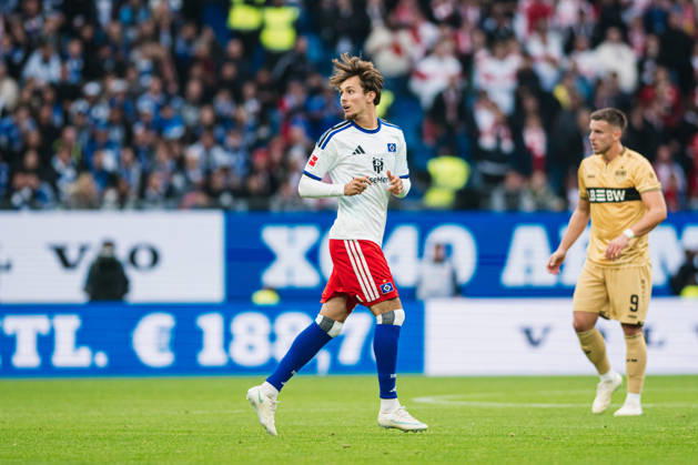 1. Bundesliga: Hamburger SV vs. VfB Stuttgart, 17.10.2026 Otto Stange (Hamburger SV, 19) ; Fußball, 1. Bundesliga, 6. Spieltag: Hamburger SV vs. VfB Stuttgart am 17.10.2026 im Volksparkstadion, Hamburg DFL REGULATIONS PROHIBIT ANY USE OF PHOTOGRAPHS AS IMAGE SEQUENCES AND OR QUASI-VIDEO. Copyright: xBEAUTIFULxSPORTS Tonhäuserx