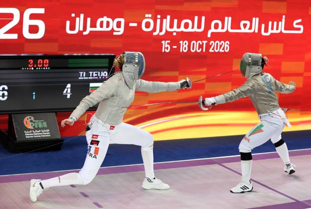 Coupe du Monde d escrime Oran 2026 la Francais Tori Toscane (gauche) affronte la bulgares Ilieva Yoana (droite), lors de la Finale individuelle du sabre fà minine, lors de la Coupe du monde d escrime 2026 a Oran, en Algerie, le 17 Octobre 2026 (Photo By Billel Bensalem APP Images) oran Algà rie Copyright: xAlgà riexPressexPhotosxAPPxBillelxBensalemx xAPPxImagesx 670A3047