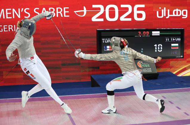 Coupe du Monde d escrime Oran 2026 la Francais Tori Toscane (gauche) affronte la bulgares Ilieva Yoana (droite), lors de la Finale individuelle du sabre fà minine, lors de la Coupe du monde d escrime 2026 a Oran, en Algerie, le 17 Octobre 2026 (Photo By Billel Bensalem APP Images) oran Algà rie Copyright: xAlgà riexPressexPhotosxAPPxBillelxBensalemx xAPPxImagesx 670A3231