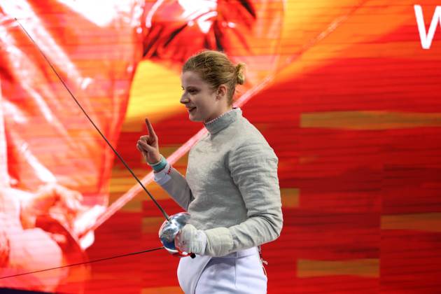 Coupe du Monde d escrime Oran 2026 la Francais Tori Toscane celebre apres avoir remporte la finale individuelle du sabre fà minine, lors de la Finale individuelle du sabre fà minine, lors de la Coupe du monde d escrime 2026 a Oran, en Algerie, le 17 Octobre 2026 (Photo By Billel Bensalem APP Images) oran Algà rie Copyright: xAlgà riexPressexPhotosxAPPxBillelxBensalemx xAPPxImagesx 670A3279