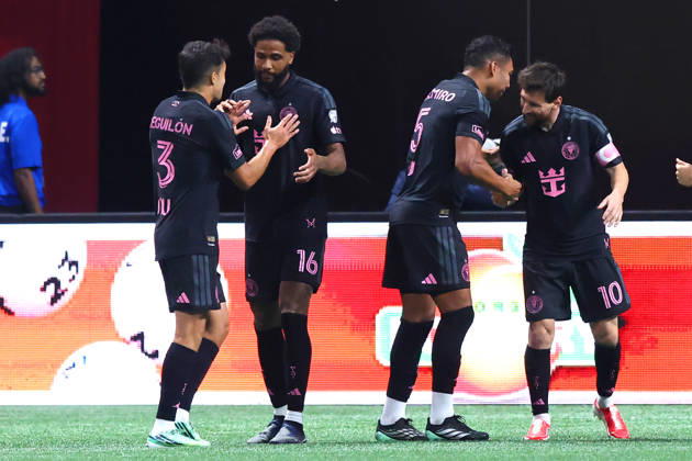 ATLANTA, GA - OCTOBER 17: Inter Miami CF celebrates the goal kicked by Leo Messi (10) of the Inter Miami CF during the Saturday evening MLS, Fussball Herren, USA game between Atlanta United FC and Inter Miami CF on October 17, 2026 at Mercedes-Benz Stadium in Atlanta, Georgia. (Photo by David J. Griffin Icon Sportswire) SOCCER: OCT 17 MLS Atlanta United FC vs Inter Miami CF EDITORIAL USE ONLY Icon9532610170828