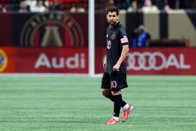 ATLANTA, GA - OCTOBER 17: Leo Messi (10) of the Inter Miami CF looks on during the Saturday evening MLS, Fussball Herren, USA game between Atlanta United FC and Inter Miami CF on October 17, 2026 at Mercedes-Benz Stadium in Atlanta, Georgia. (Photo by David J. Griffin Icon Sportswire) SOCCER: OCT 17 MLS Atlanta United FC vs Inter Miami CF EDITORIAL USE ONLY Icon9532610170949