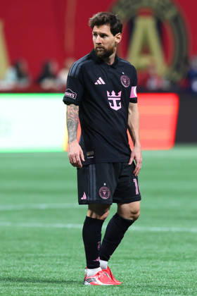 ATLANTA, GA - OCTOBER 17: Leo Messi (10) of the Inter Miami CF looks on during the Saturday evening MLS, Fussball Herren, USA game between Atlanta United FC and Inter Miami CF on October 17, 2026 at Mercedes-Benz Stadium in Atlanta, Georgia. (Photo by David J. Griffin Icon Sportswire) SOCCER: OCT 17 MLS Atlanta United FC vs Inter Miami CF EDITORIAL USE ONLY Icon9532610170955