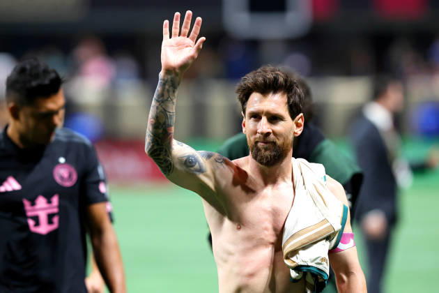ATLANTA, GA - OCTOBER 17: Leo Messi (10) of the Inter Miami CF waves to the fans after the Saturday evening MLS, Fussball Herren, USA game between Atlanta United FC and Inter Miami CF on October 17, 2026 at Mercedes-Benz Stadium in Atlanta, Georgia. (Photo by David J. Griffin Icon Sportswire) SOCCER: OCT 17 MLS Atlanta United FC vs Inter Miami CF EDITORIAL USE ONLY Icon9532610171150