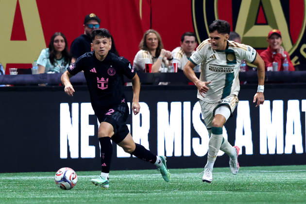 ATLANTA, GA - OCTOBER 17: David Ayala (22) of the Inter Miami CF advances Tomas Jacob (55) of the Atlanta United during the Saturday evening MLS, Fussball Herren, USA game between Atlanta United FC and Inter Miami CF on October 17, 2026 at Mercedes-Benz Stadium in Atlanta, Georgia. (Photo by David J. Griffin Icon Sportswire) SOCCER: OCT 17 MLS Atlanta United FC vs Inter Miami CF EDITORIAL USE ONLY Icon9532610110191