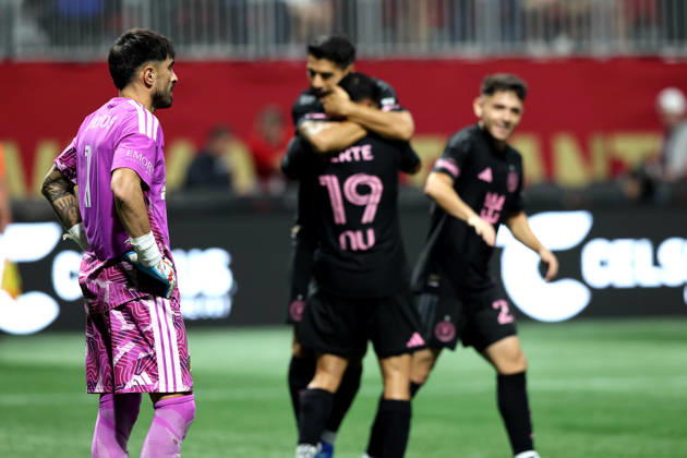 ATLANTA, GA - OCTOBER 17: Goalie Lucas Hoyos (1) of the Atlanta United reacts after German Berterame (19) of the Inter Miami CF scores during the Saturday evening MLS, Fussball Herren, USA game between Atlanta United FC and Inter Miami CF on October 17, 2026 at Mercedes-Benz Stadium in Atlanta, Georgia. (Photo by David J. Griffin Icon Sportswire) SOCCER: OCT 17 MLS Atlanta United FC vs Inter Miami CF EDITORIAL USE ONLY Icon9532610110211