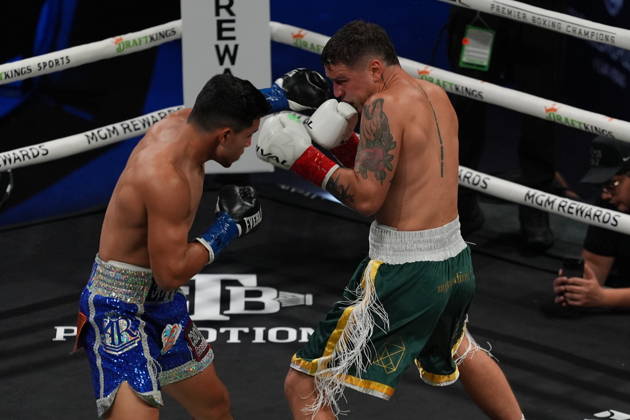 BOXING: Armando Resendiz vs Koen Mazoudier in Las Vegas LAS VEGAS, NEVADA - OCTOBER 17: Armando Resendiz (in blue short) and Koen Mazoudier (in green short) exchange punches during their super middleweight fight on Saturday night at the Chelsea of The Cosmopolitan in Las Vegas, Nevada, United States on October 17, 2026. Tayfun Coskun Anadolu Nevada United States. Editorial use only. Please get in touch for any other usage.  Copyright: x2026xAnadoluxTayfunxCoskunx