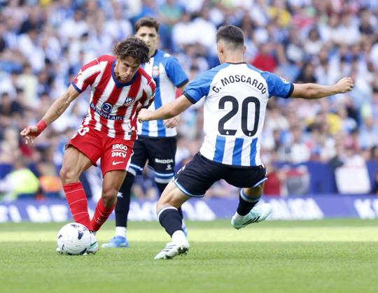 October 17, 2026, Sabadell, Barcelona, Spain: Barcelona Spain 17.10.2026 Gabriel Moscardo (Espanyol) and Giuliano Simeone (Atletico de Madrid) battle for the ball during the La Liga EA Sports between Espanyol and Atletico de Madrid at RCDE Stadium on 17 October 2026 in Barcelona. Soccer 2026 LaLiga: Espanyol 0-1 Atletico De Madrid  - ZUMAu50_ 20261017_zsp_u50_063 Copyright: xXavixUrgelesx