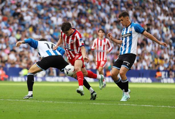 October 17, 2026, Sabadell, Barcelona, Spain: Barcelona Spain 17.10.2026 Unai NuoÂ±ez (Espanyol), Gabriel Moscardo (Espanyol) and Julian Alvarez (Atletico de Madrid) battle for the ball during the La Liga EA Sports between Espanyol and Atletico de Madrid at RCDE Stadium on 17 October 2026 in Barcelona. Soccer 2026 LaLiga: Espanyol 0-1 Atletico De Madrid  - ZUMAu50_ 20261017_zsp_u50_065 Copyright: xXavixUrgelesx