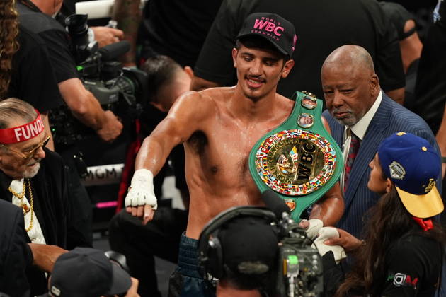 BOXING: Sebastian Fundora vs Ermal Hadribeaj in Las Vegas LAS VEGAS, NEVADA - OCTOBER 17: Sebastian Fundora defeats Ermal Hadribeaj (not seen) during their WBC super welterweight World Championship, WM, Weltmeisterschaft title on Saturday night at the Chelsea of The Cosmopolitan in Las Vegas, Nevada, United States on October 17, 2026. Tayfun Coskun Anadolu Nevada United States. Editorial use only. Please get in touch for any other usage.  Copyright: x2026xAnadoluxTayfunxCoskunx
