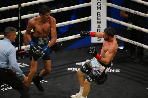 BOXING: Sebastian Fundora vs Ermal Hadribeaj in Las Vegas LAS VEGAS, NEVADA - OCTOBER 17: Sebastian Fundora (in blue glove) defeats Ermal Hadribeaj (in red glove) during their WBC super welterweight World Championship, WM, Weltmeisterschaft title on Saturday night at the Chelsea of The Cosmopolitan in Las Vegas, Nevada, United States on October 17, 2026. Tayfun Coskun Anadolu Nevada United States. Editorial use only. Please get in touch for any other usage.  Copyright: x2026xAnadoluxTayfunxCoskunx