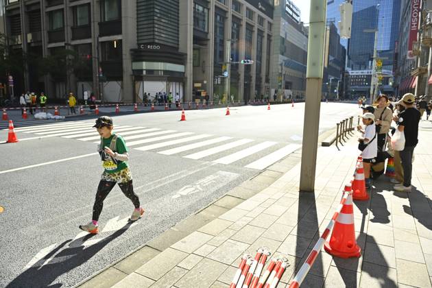 Runners take part in Tokyo Half Marathon in Japan TOKYO, JAPAN - OCTOBER 18 : A runner makes his way alone along the race route in the Muromachi district during the Tokyo Half Marathon in Tokyo, Japan, October 18, 2026. David Mareuil Anadolu Tokyo Japan. Editorial use only. Please get in touch for any other usage.  Copyright: x2026xAnadoluxDavidxMareuilx