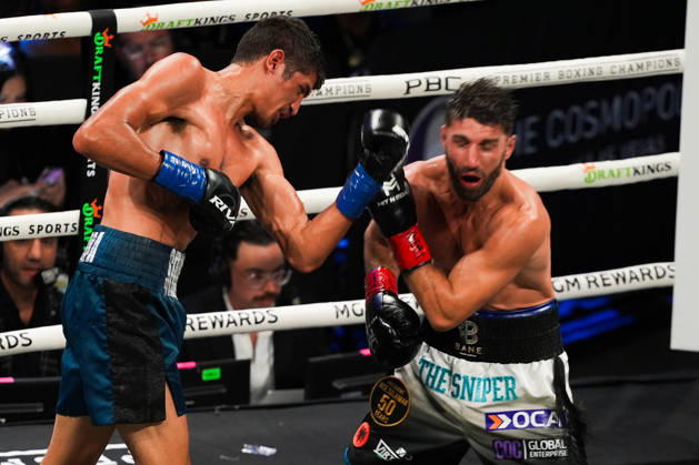 BOXING: Sebastian Fundora vs Ermal Hadribeaj in Las Vegas LAS VEGAS, NEVADA, UNITED STATES - OCTOBER 17: Sebastian Fundora (blue) defeats Ermal Hadribeaj (red) during their WBC super welterweight World Championship, WM, Weltmeisterschaft title on Saturday night at the Chelsea of The Cosmopolitan in Las Vegas, Nevada, United States on October 17, 2026. Tayfun Coskun Anadolu Nevada United States. Editorial use only. Please get in touch for any other usage.  Copyright: x2026xAnadoluxTayfunxCoskunx
