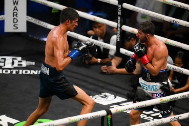 BOXING: Sebastian Fundora vs Ermal Hadribeaj in Las Vegas LAS VEGAS, NEVADA, UNITED STATES - OCTOBER 17: Sebastian Fundora (blue) defeats Ermal Hadribeaj (red) during their WBC super welterweight World Championship, WM, Weltmeisterschaft title on Saturday night at the Chelsea of The Cosmopolitan in Las Vegas, Nevada, United States on October 17, 2026. Tayfun Coskun Anadolu Nevada United States. Editorial use only. Please get in touch for any other usage.  Copyright: x2026xAnadoluxTayfunxCoskunx