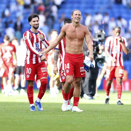 October 17, 2026, Sabadell, Barcelona, Spain: ALEX BAENA ( (Atletico de Madrid) and MARCOS LLORENTE (Atletico de Madrid) celebrate the victory during the La Liga EA Sports between Espanyol and Atletico de Madrid at RCDE Stadium in Barcelona. Soccer 2026: LaLiga: Atletico De Madrid 1:0 Espanyol  - ZUMAu50_ 20261017_zsp_u50_060 Copyright: xXavixUrgelesx