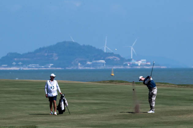 October 18, 2026, Macau, Macao Sar, China: Charles PORTER from the USA takes the tied lead on -14 Par with a stunning -9 Par final round. Macau Open Golf 2026 Final Round. Macau Open Golf 2026 Final Round  - ZUMAr144 20261018_zap_r144_055 Copyright: xJaynexRussellx