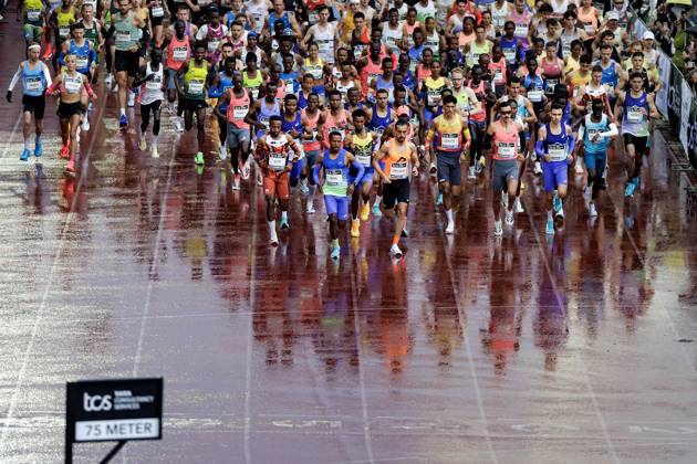 AMSTERDAM - The start of the Amsterdam Marathon. ANP RAMON VAN FLYMEN xVIxANPxSportx xxANPxIVx 572810216 originalFilename: 572810216