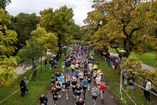 AMSTERDAM - The Amsterdam Marathon at Vondelpark. ANP RAMON VAN FLYMEN xVIxANPxSportx xxANPxIVx 572815507 originalFilename: 572815507.jpg