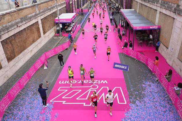 A moment of during the 3th edition of the Wizz Air Rome Half Marathon by Brooks 2026 Rome s, Italy - Sunday, October 18, 2026. ( Photo by Alfredo Falcone LaPresse )  Copyright: xAlfredoxFalcone LaPressex