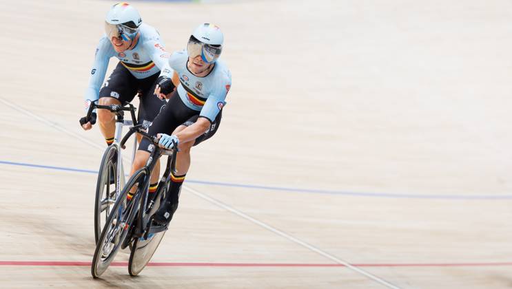 Belgian Lindsay De Vylder and Belgian Fabio Van den Bossche pictured in action during the Madison event at the UCI Track cycling, Rad, Radsport, Bahnrad, Bahn World Championships in Shanghai, China on Sunday 18 October 2026. The worlds are taking place from 14 to 18 October 2026. BENOITxDOPPAGNE  x190184412x