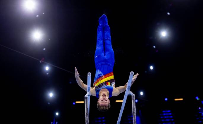 ROTTERDAM - Glen Cuyle (BEL) in action during the qualifications at the World Gymnastics Championships in Rotterdam Ahoy. IRIS VAN DEN BROEK ANP xVIxANPxSportx xxANPxIVx 572822562 originalFilename: 572822562.jpg