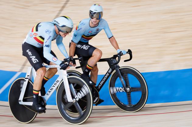 Belgian Lindsay De Vylder and Belgian Fabio Van den Bossche pictured in action during the Madison event at the UCI Track cycling, Rad, Radsport, Bahnrad, Bahn World Championships in Shanghai, China on Sunday 18 October 2026. The worlds are taking place from 14 to 18 October 2026. BENOITxDOPPAGNE  x190185645x
