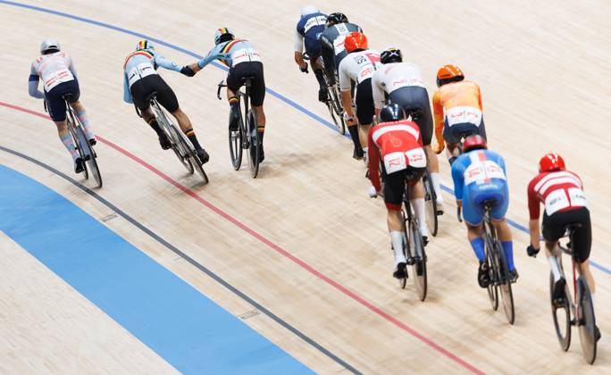 Belgian Lindsay De Vylder and Belgian Fabio Van den Bossche pictured in action during the Madison event at the UCI Track cycling, Rad, Radsport, Bahnrad, Bahn World Championships in Shanghai, China on Sunday 18 October 2026. The worlds are taking place from 14 to 18 October 2026. BENOITxDOPPAGNE  x190185764x