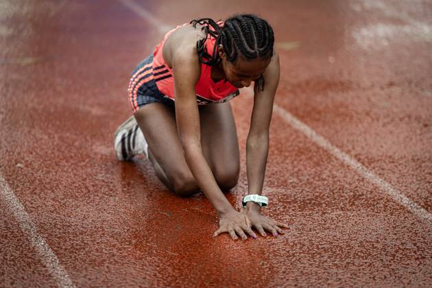 AMSTERDAM - Buze Diriba wins the Amsterdam Marathon for women. ANP RAMON VAN FLYMEN xVIxANPxSportx xxANPxIVx 572823224 originalFilename: 572823224