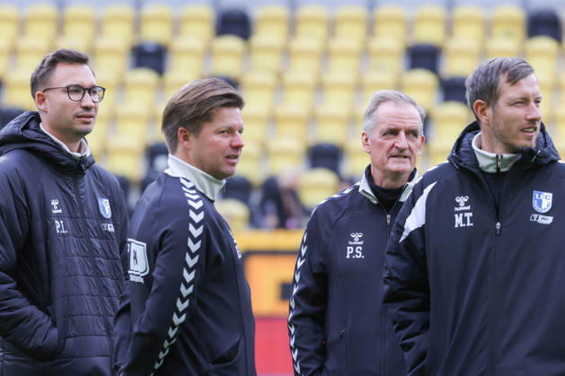 16.10.2026, xtgx, Fussball 2. Bundesliga, SG Dynamo Dresden - 1. FC Magdeburg, v.l. Pascal Ibold (Magdeburg, Trainer), Co Trainer Erwin Bradasch, Petrik Sander (Magdeburg, Trainer), Co Trainer Matthias Tischer (DFL DFB REGULATIONS PROHIBIT ANY USE OF PHOTOGRAPHS as IMAGE SEQUENCES and or QUASI-VIDEO) Dresden