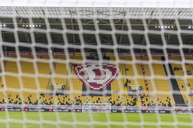 GER, Dresden, Fussball, 2. Bundesliga, 8. Spieltag, Dynamo Dresden vs. 1. FC Magdeburg im Bild v.l.: Stadion innen, Ansicht mit Dynamo Logo durch Tornetz 18.10.2026, Rudolf-Harbig Stadion Dresden DFL DFB REGULATIONS PROHIBIT ANY USE OF PHOTOGRAPHS AS IMAGE SEQUENCES AND OR QUASI-VIDEO, Copyright: HMBxMedia PaulxFritz