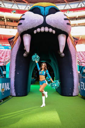 Jacksonville Jaguars v Houston Texans, International Series Jaguars Cheerleader during the International Series match between Jacksonville Jaguars and Houston Texans at Wembley Stadium, London, UK on 18 October 2026. Editorial use only , Copyright: xDennisxGoodwinx PSI-25022-0011