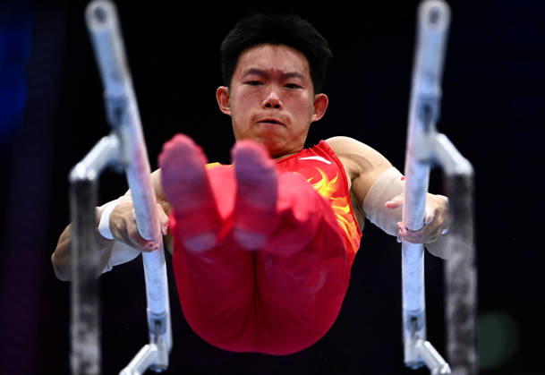 Netherlands Artistic Gymnastics World Championships Qualifiers 9267154 18.10.2026 China s Yang Haonan competes on the parallel bars during the men s qualification of the 2026 World Artistic Gymnastics Championships in Rotterdam, the Netherlands. Alexey Filippov Sputnik Rotterdam Netherlands  Copyright: xAlexeyxFilippovx