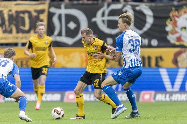 GER, Dresden, Fussball, 2. Bundesliga, 8. Spieltag, Dynamo Dresden vs. 1. FC Magdeburg im Bild v.l.: Niklas Hauptmann (Dynamo Dresden 27), Luka Hyrylaeinen (FC Magdeburg 38), Zweikampf 18.10.2026, Rudolf-Harbig Stadion Dresden DFL DFB REGULATIONS PROHIBIT ANY USE OF PHOTOGRAPHS AS IMAGE SEQUENCES AND OR QUASI-VIDEO, Copyright: HMBxMedia PaulxFritz