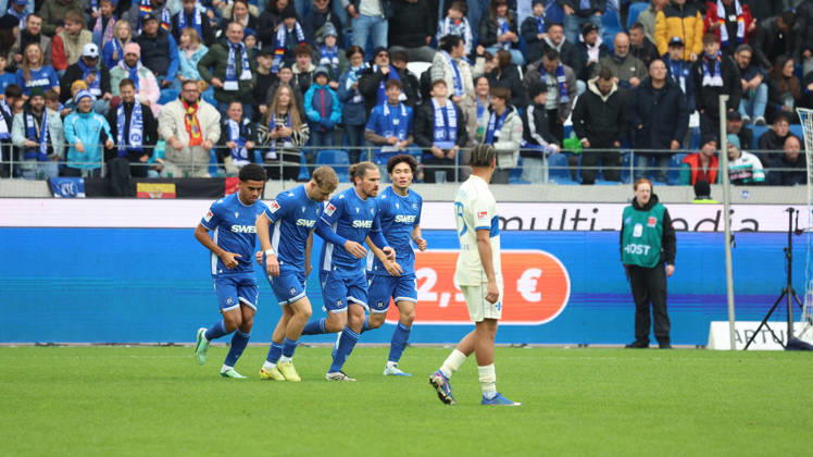 18.10.2026, xrekx, Fussball 2.Bundesliga, Karlsruher SC - SV Darmstadt 98 v.l. Shio Fukuda (Karlsruher SC) jubelt nach seinem Tor zum 1:0 (DFL DFB REGULATIONS PROHIBIT ANY USE OF PHOTOGRAPHS as IMAGE SEQUENCES and or QUASI-VIDEO) Karlsruhe