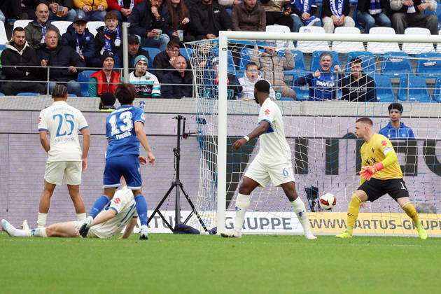 18.10.2026, xrekx, Fussball 2.Bundesliga, Karlsruher SC - SV Darmstadt 98 v.l. Torschuss zum 1:0 durch Shio Fukuda (Karlsruher SC) Marcel Schuhen (SV Darmstadt 98) (DFL DFB REGULATIONS PROHIBIT ANY USE OF PHOTOGRAPHS as IMAGE SEQUENCES and or QUASI-VIDEO) Karlsruhe