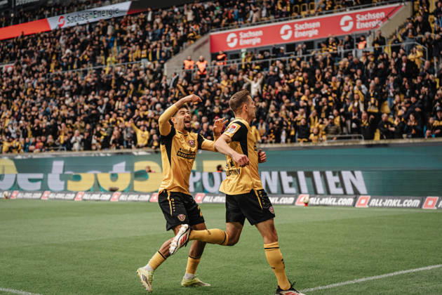 Im Bild: Niklas Hauptmann (27, SG Dynamo Dresden) trifft 11 Meter nach Faul 18.10.2026, SG Dynamo Dresden - 1. FC Magdeburg, 2. BUNDESLIGA - 8. SPIELTAG, Fußball, Deutschland, Dresden, Rudolf-Harbig-Stadion Copyright: HMBxMedia xEtiennexSchlick