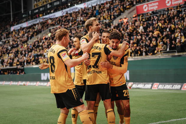 Im Bild: Niklas Hauptmann (27, SG Dynamo Dresden) trifft 11 Meter nach Faul 18.10.2026, SG Dynamo Dresden - 1. FC Magdeburg, 2. BUNDESLIGA - 8. SPIELTAG, Fußball, Deutschland, Dresden, Rudolf-Harbig-Stadion Copyright: HMBxMedia xEtiennexSchlick