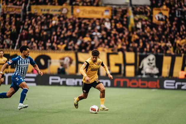 Im Bild: Ben Bobzien (20, SG Dynamo Dresden) beim Angriff auf das Tor von 1. FC Magdeburg 18.10.2026, SG Dynamo Dresden - 1. FC Magdeburg, 2. BUNDESLIGA - 8. SPIELTAG, Fußball, Deutschland, Dresden, Rudolf-Harbig-Stadion Copyright: HMBxMedia xEtiennexSchlick