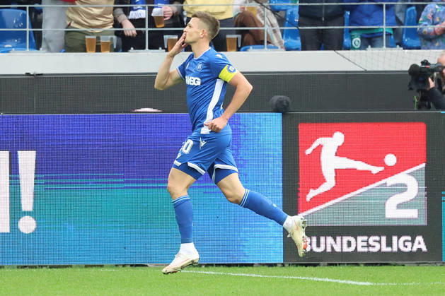 18.10.2026, xrekx, Fussball 2.Bundesliga, Karlsruher SC - SV Darmstadt 98 v.l. Marvin Wanitzek (Karlsruher SC) jubelt nach seinem Tor zum 2:0 (DFL DFB REGULATIONS PROHIBIT ANY USE OF PHOTOGRAPHS as IMAGE SEQUENCES and or QUASI-VIDEO) Karlsruhe