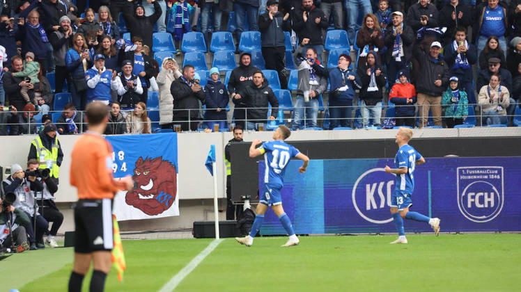 18.10.2026, xrekx, Fussball 2.Bundesliga, Karlsruher SC - SV Darmstadt 98 v.l. Marvin Wanitzek (Karlsruher SC) jubelt nach seinem Tor zum 2:0 (DFL DFB REGULATIONS PROHIBIT ANY USE OF PHOTOGRAPHS as IMAGE SEQUENCES and or QUASI-VIDEO) Karlsruhe