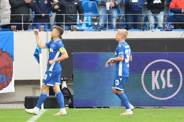 18.10.2026, xrekx, Fussball 2.Bundesliga, Karlsruher SC - SV Darmstadt 98 v.l. Marvin Wanitzek (Karlsruher SC) jubelt nach seinem Tor zum 2:0 (DFL DFB REGULATIONS PROHIBIT ANY USE OF PHOTOGRAPHS as IMAGE SEQUENCES and or QUASI-VIDEO) Karlsruhe